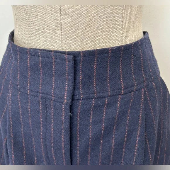 VERONICA BEARD
Haina Pinstripe Wool Blend Shorts - Picture 11 of 11